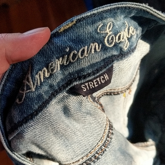 AE Distressed Low-Waisted Jeans - Picture 5 of 6